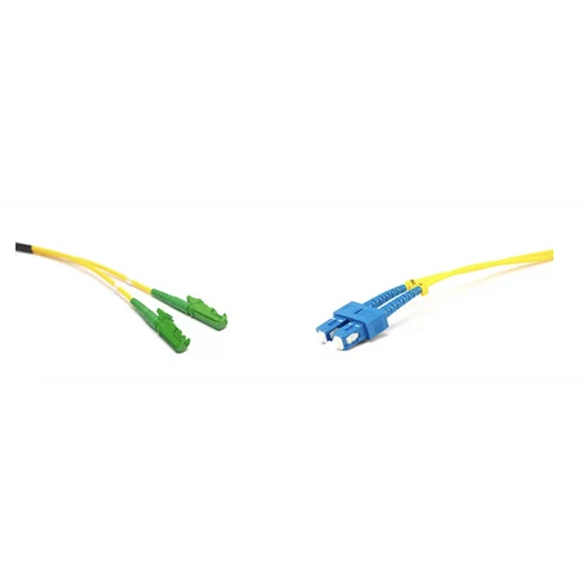 LINKEASY E2000 kompatibilis duplex patch kábel  2xLSH/APC + 2xSC/UPC csatlakozóval, 3mm, 9/125 LSZH,15 m